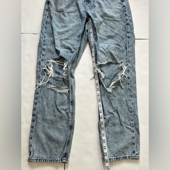 American Eagle Mom Straight Jean Distressed Light Blue Jeans Women’s Size 4 - Picture 7 of 15